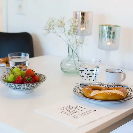 Holiday Appartement »Achalm« Mit Sonnenterrasse Reutlingen Buitenkant foto